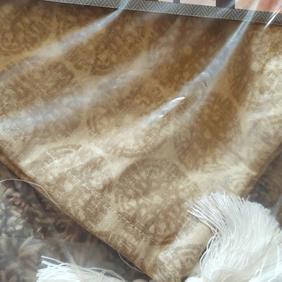 NEW Threshold Neutral Distressed Medallion Table Scarf Throw tassels CREAM - Picture 2 of 4